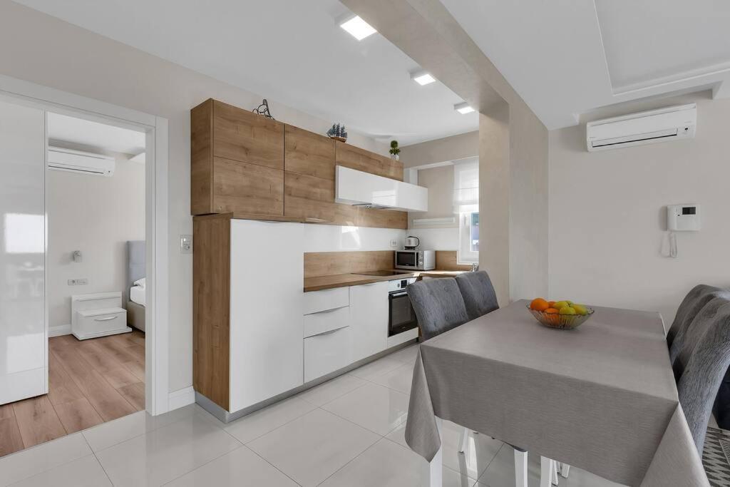 Hrvoje -nur 50m Bis Zum - Makarska Exklusiv Apartment