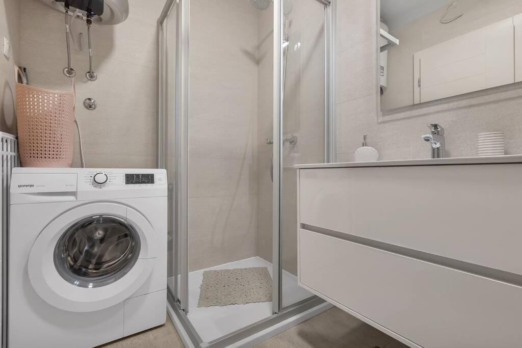 Hrvoje -nur 50m Bis Zum - Makarska Exklusiv Apartment *